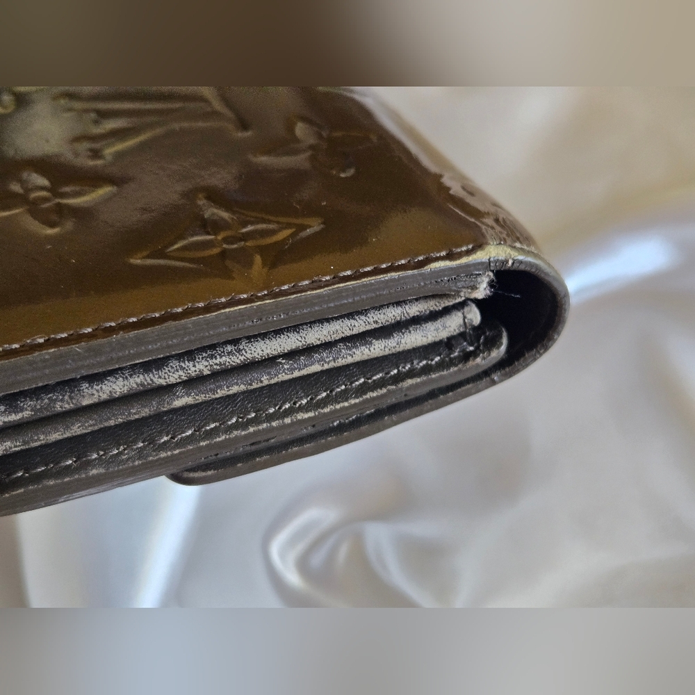 Louis Vuitton Olive Vernis Sarah Long Wallet - Picture 14 of 16